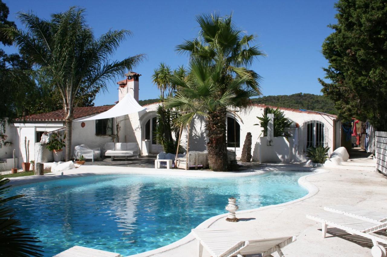 Bed and Breakfast Le Rondini Montrás Exterior foto