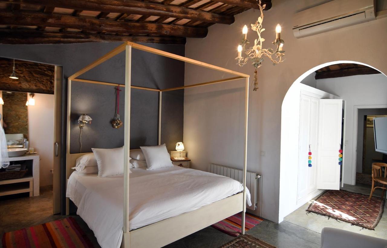 Bed and Breakfast Le Rondini Montrás Exterior foto
