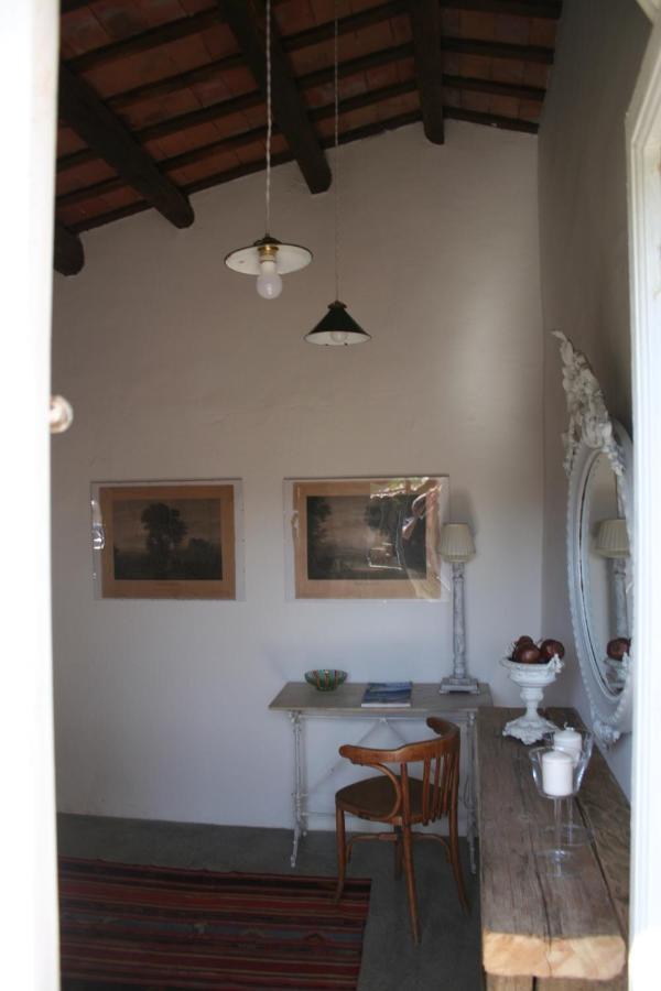 Bed and Breakfast Le Rondini Montrás Exterior foto